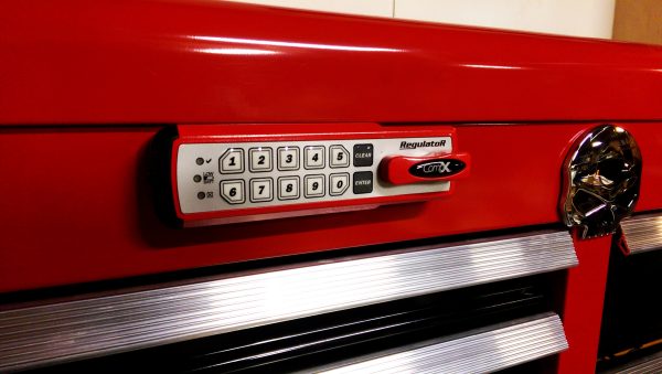 RegulatoR installed on a tool box